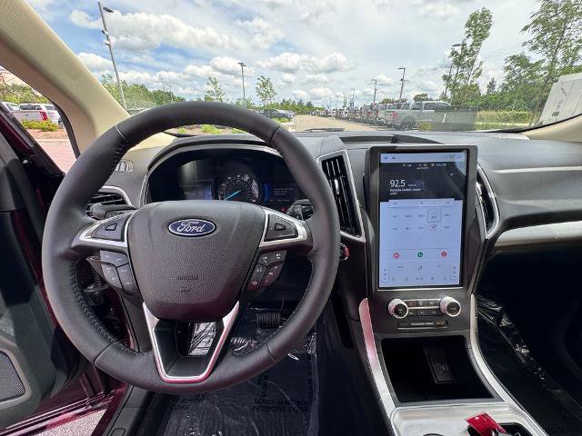 Certified 2024 Ford Edge SEL w/ Convenience Package AWD/4WD image 12