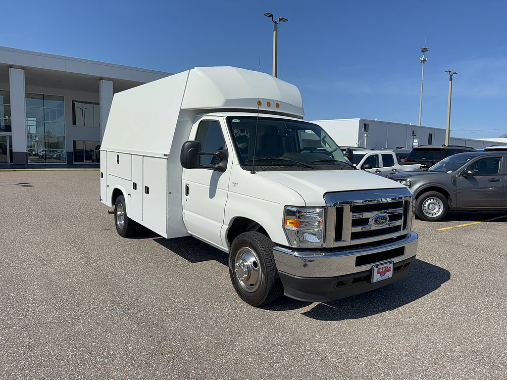 Certified 2025 Ford E-350 and Econoline 350 Super Duty w/ Power Equipment Group RWD image 4