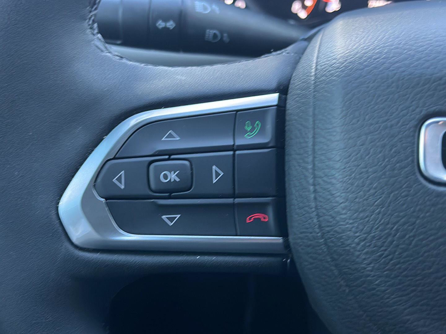 Used 2025 Jeep Compass Limited image 22