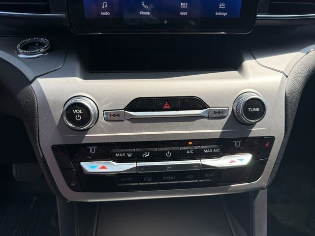 Certified 2021 Ford Explorer XLT w/ Equipment Group 202A image 8