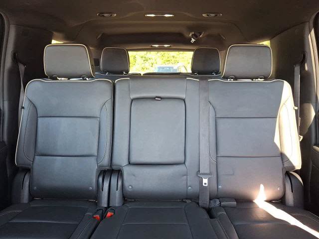 Used 2024 GMC Yukon XL SLT w/ SLT Luxury Package AWD/4WD image 13
