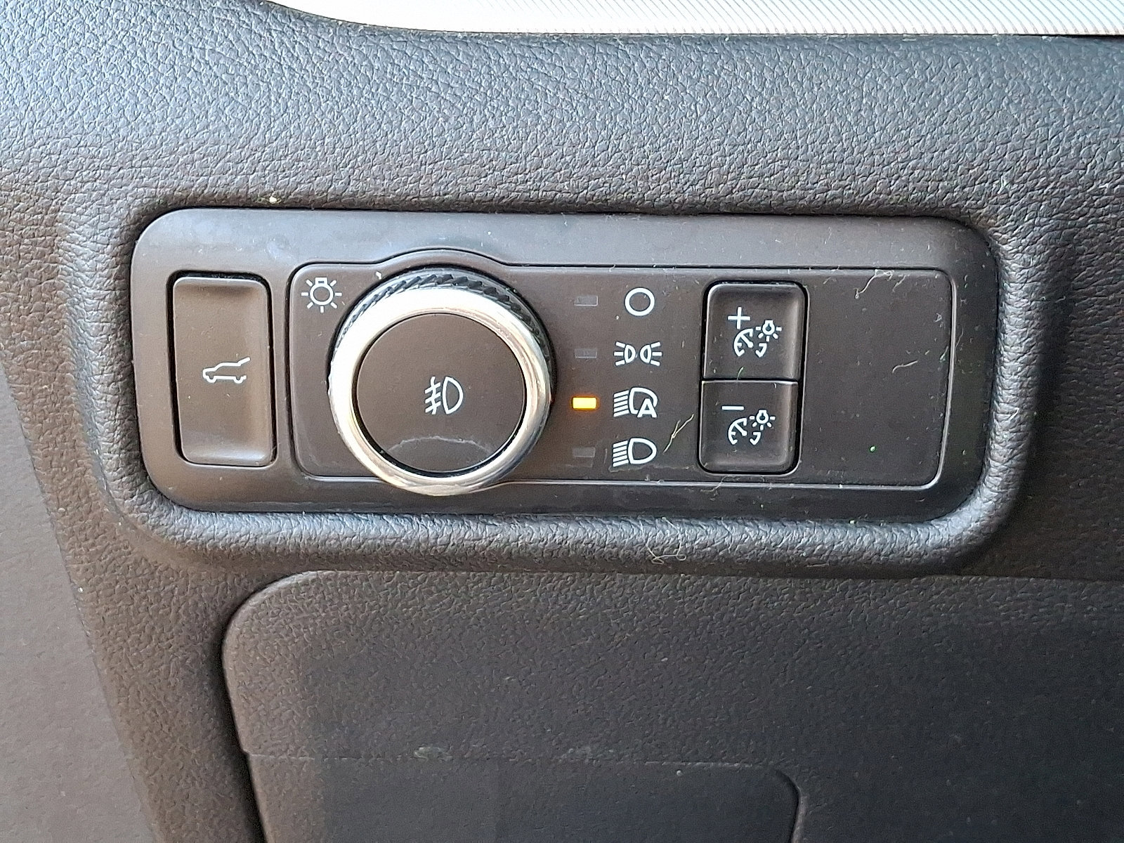 Certified 2023 Ford Explorer XLT w/ Equipment Group 202A image 28