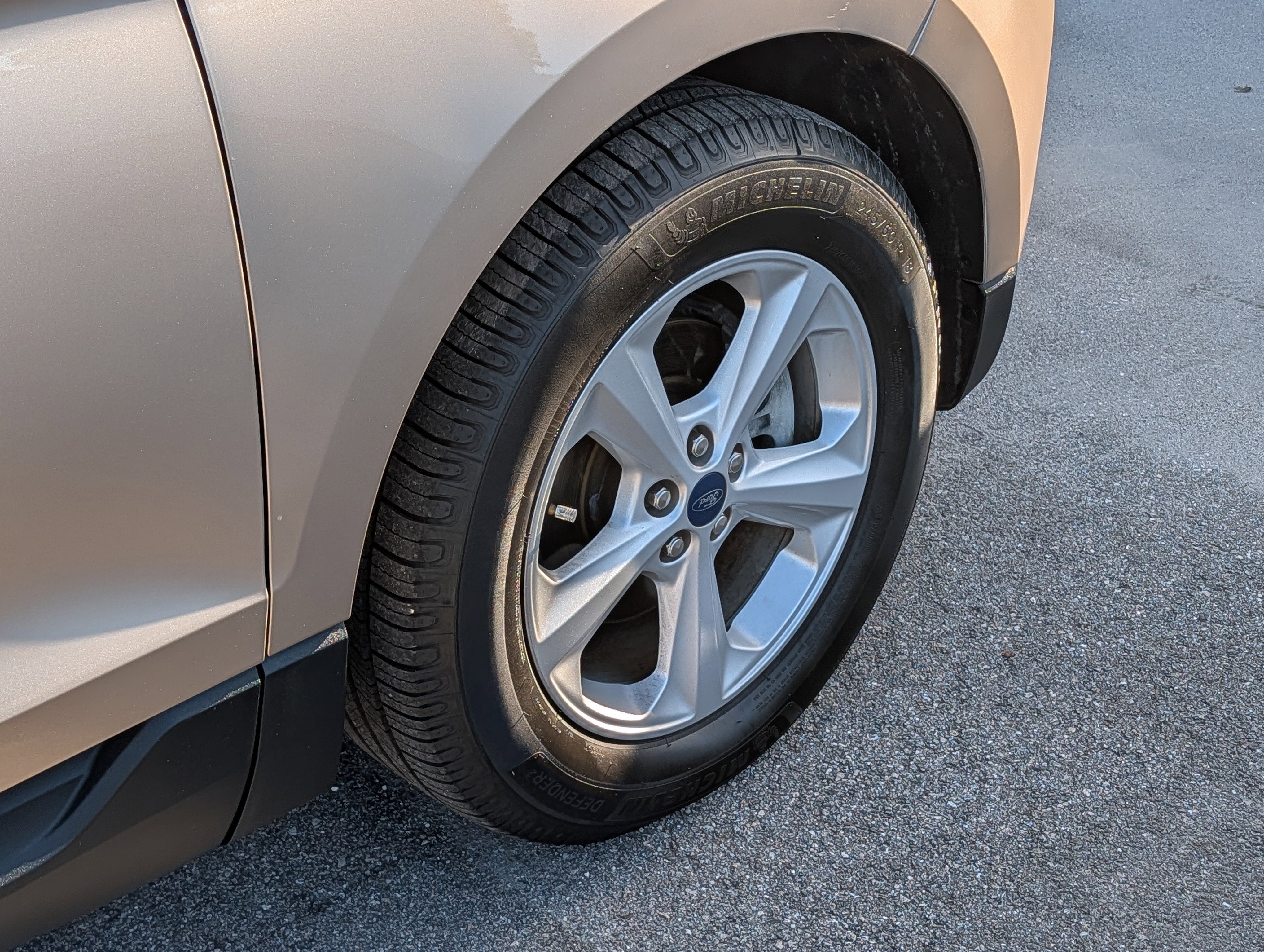 Certified 2020 Ford Edge SE image 12