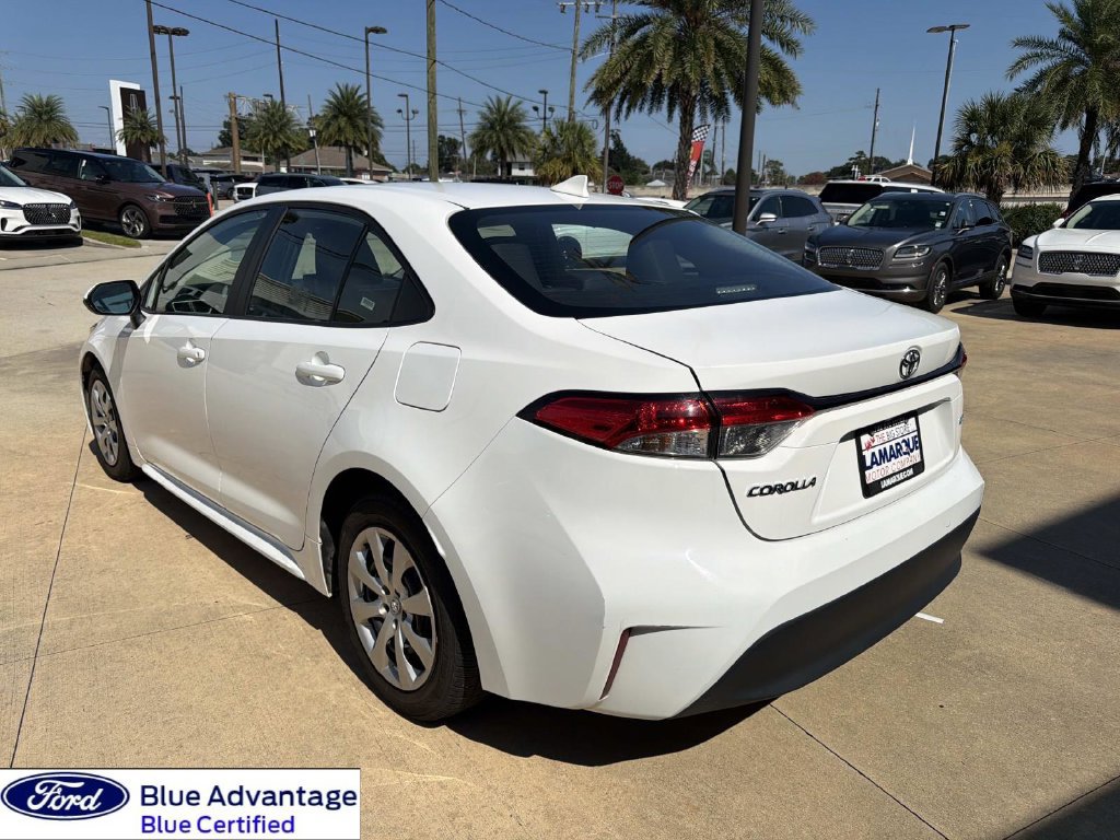 Used 2025 Toyota Corolla LE FWD image 7