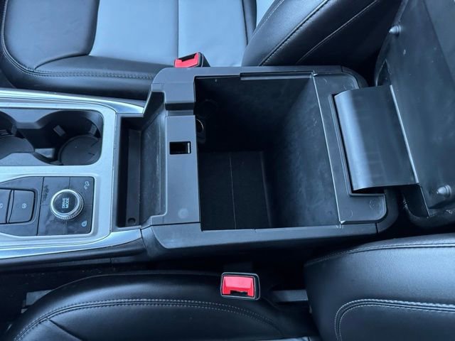 Certified 2022 Ford Explorer XLT w/ Equipment Group 202A AWD/4WD image 28