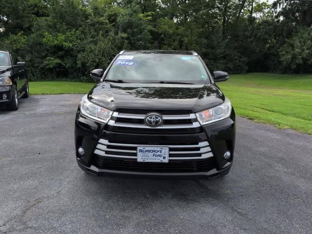 Used 2018 Toyota Highlander XLE AWD/4WD image 2