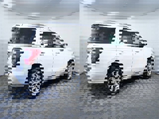 Certified 2018 Ford Expedition Platinum image 4