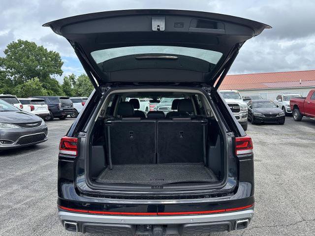 Used 2024 Volkswagen Atlas Peak Edition SE AWD/4WD image 11