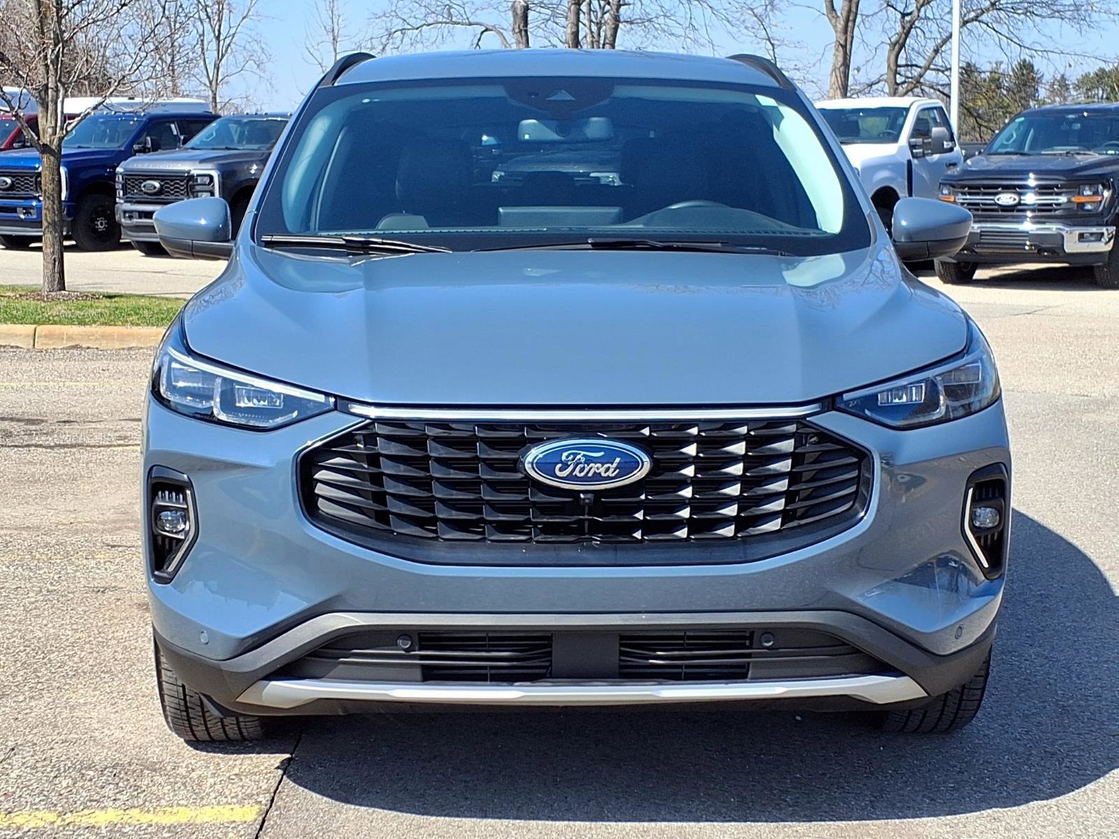 Certified 2023 Ford Escape Platinum w/ Class II Trailer Tow Package AWD/4WD image 8