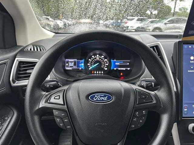 Certified 2024 Ford Edge SE w/ Black Appearance Package AWD/4WD image 16