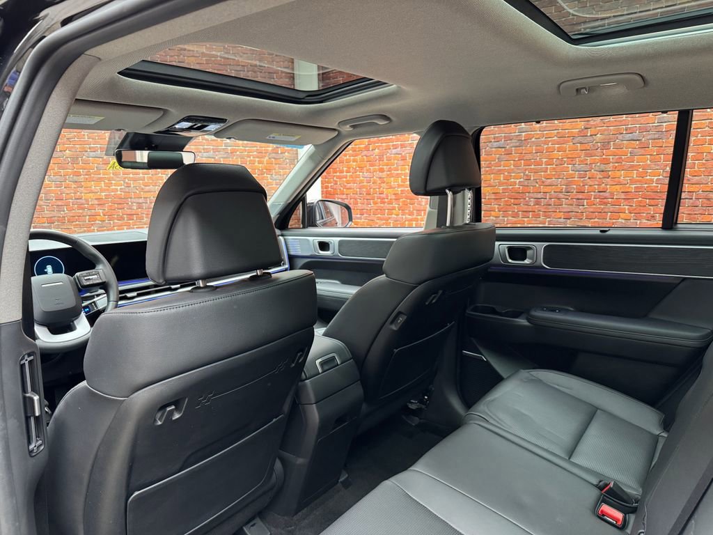 Used 2024 Hyundai Santa Fe Limited image 29