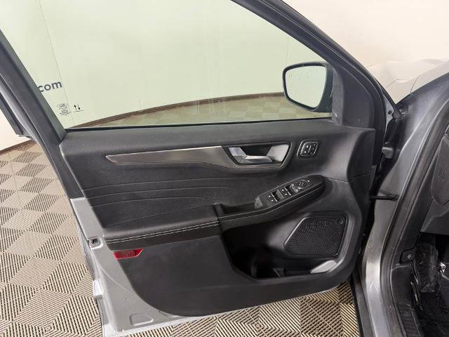 Certified 2022 Ford Escape Titanium AWD/4WD image 11
