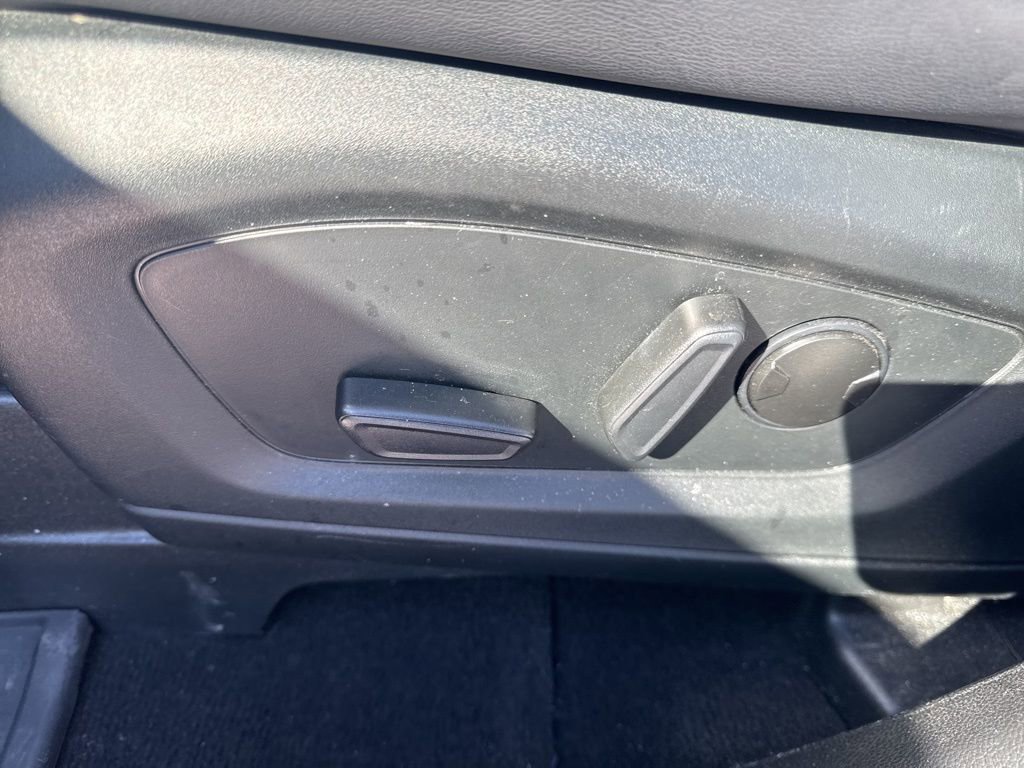 Certified 2022 Ford Explorer XLT w/ Equipment Group 202A image 18