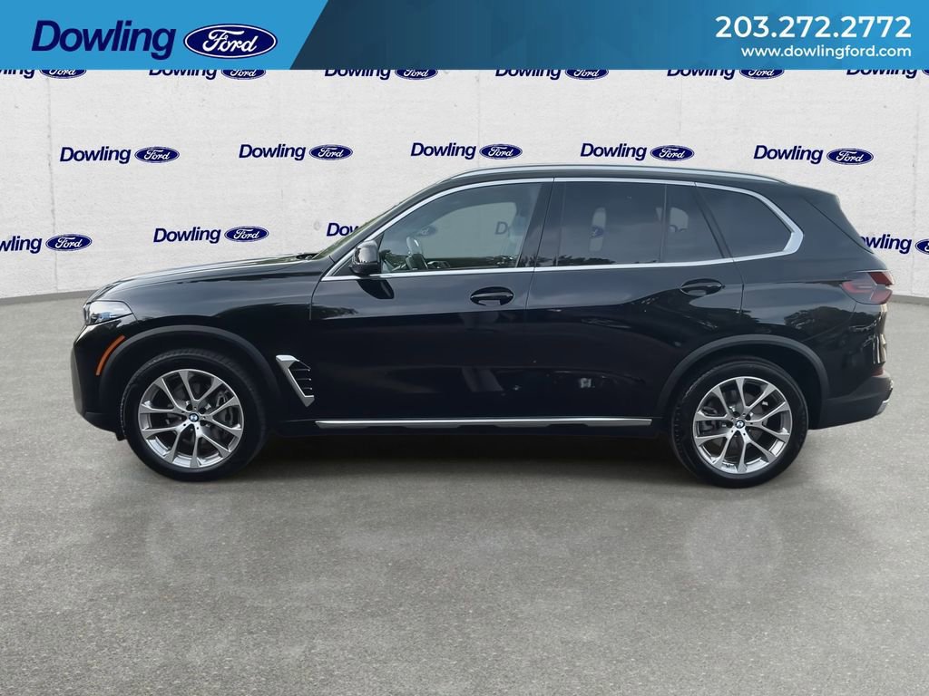 Used 2025 BMW X5 xDrive40i w/ Climate Comfort Package image 2