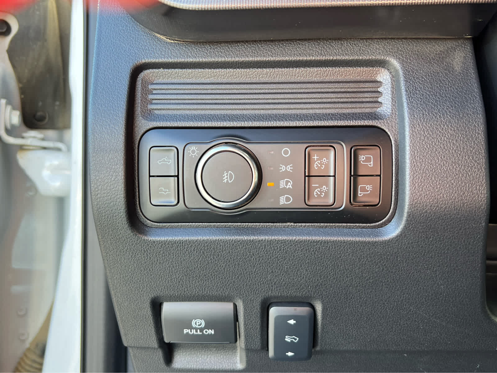 Certified 2025 Ford F350 Platinum AWD/4WD image 32