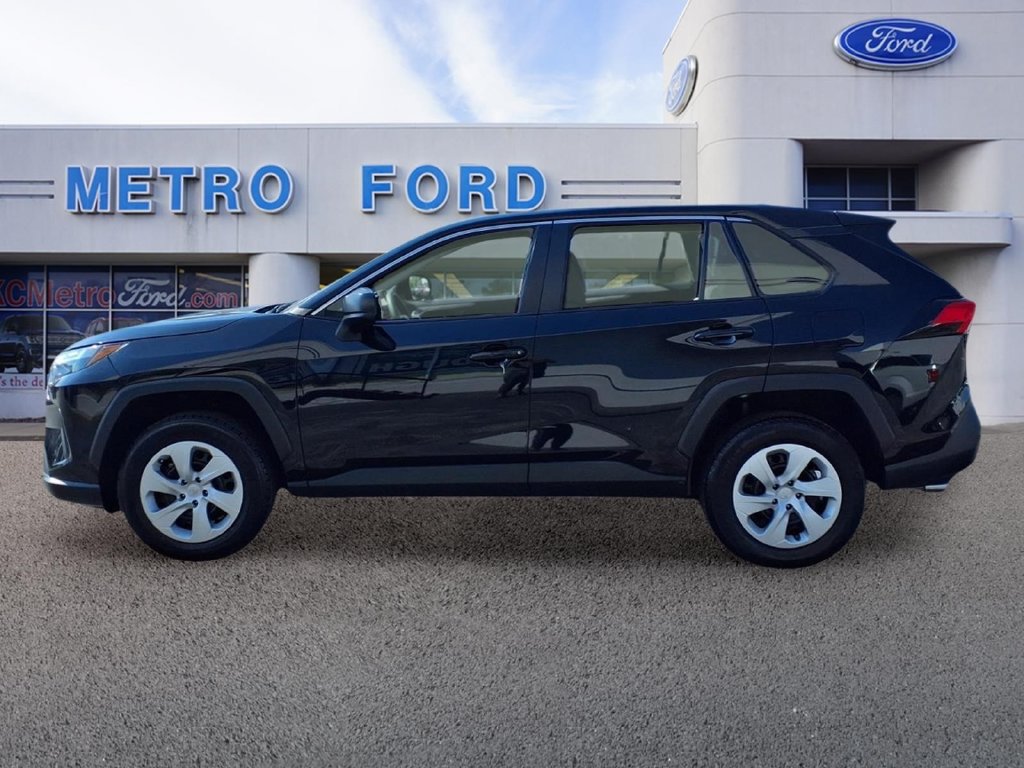 Used 2025 Toyota RAV4 LE AWD/4WD image 6