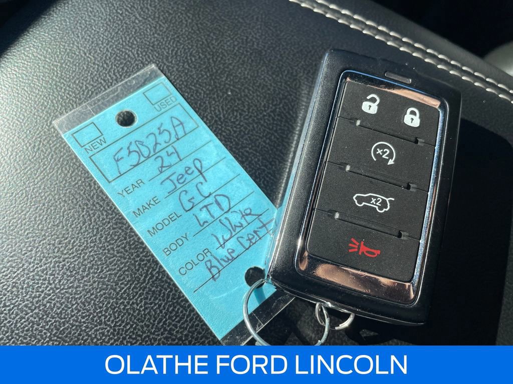 Used 2024 Jeep Grand Cherokee Limited w/ Luxury Tech Group II image 13