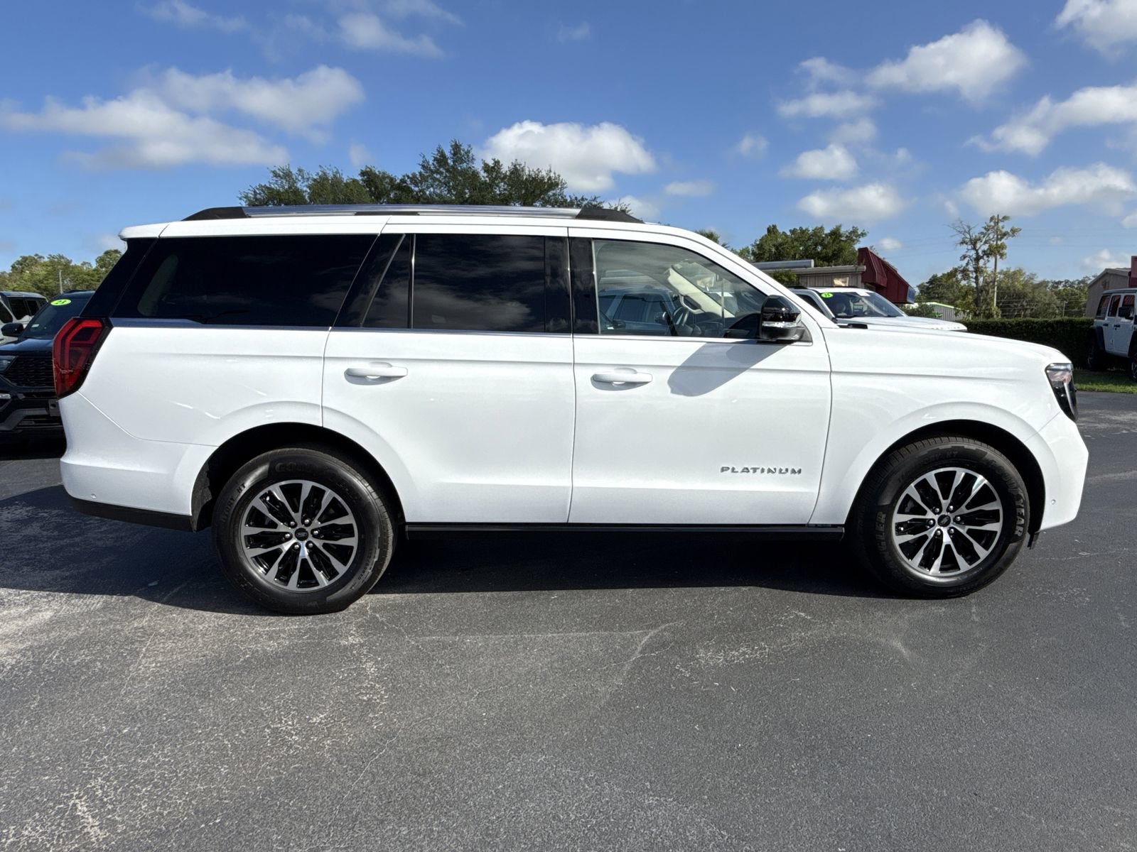Certified 2025 Ford Expedition Platinum AWD/4WD image 3