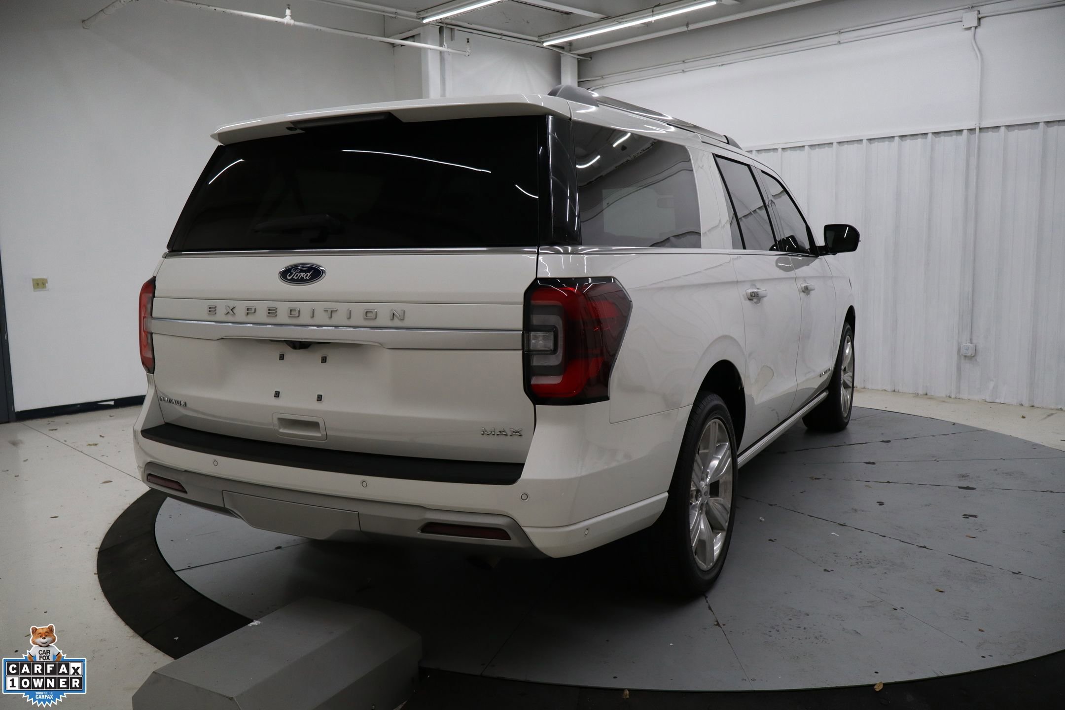 Certified 2024 Ford Expedition Max Platinum AWD/4WD image 4