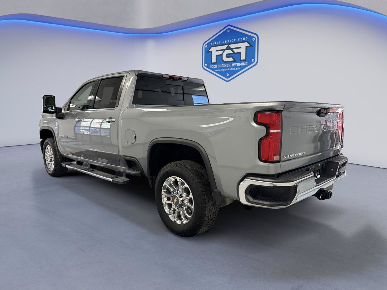 Used 2025 Chevrolet Silverado 2500 LTZ w/ LTZ Premium Package AWD/4WD image 6