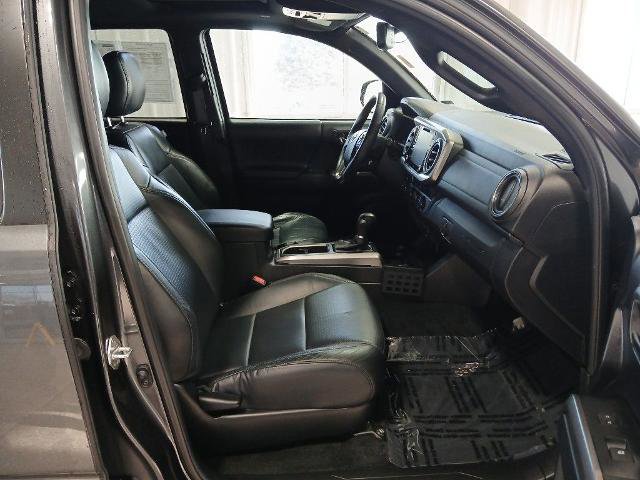 Used 2021 Toyota Tacoma Limited w/ Nightshade Package image 18