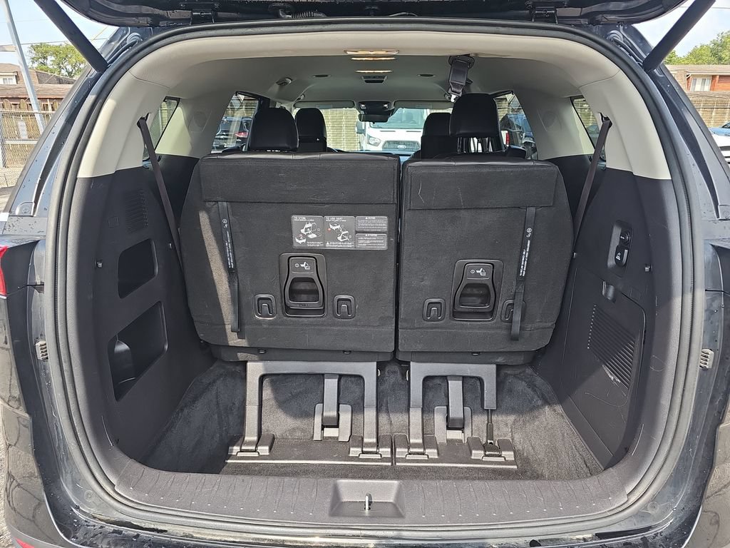 Used 2022 Kia Carnival SX FWD image 12