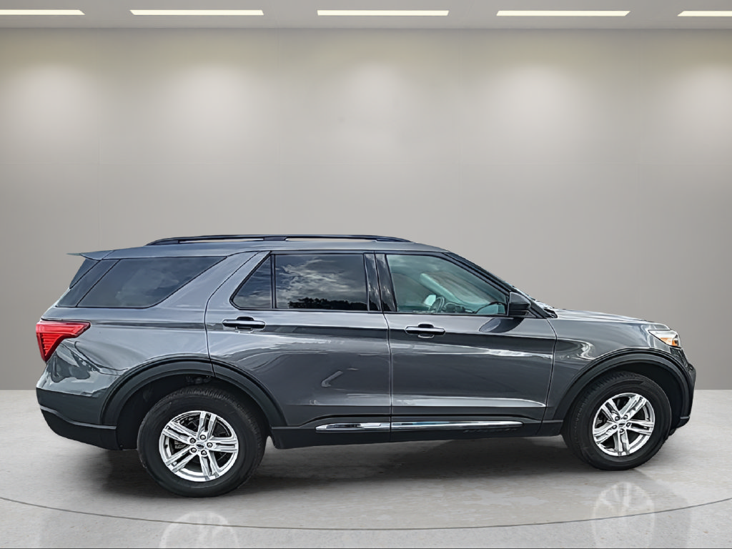 Certified 2024 Ford Explorer XLT AWD/4WD image 9