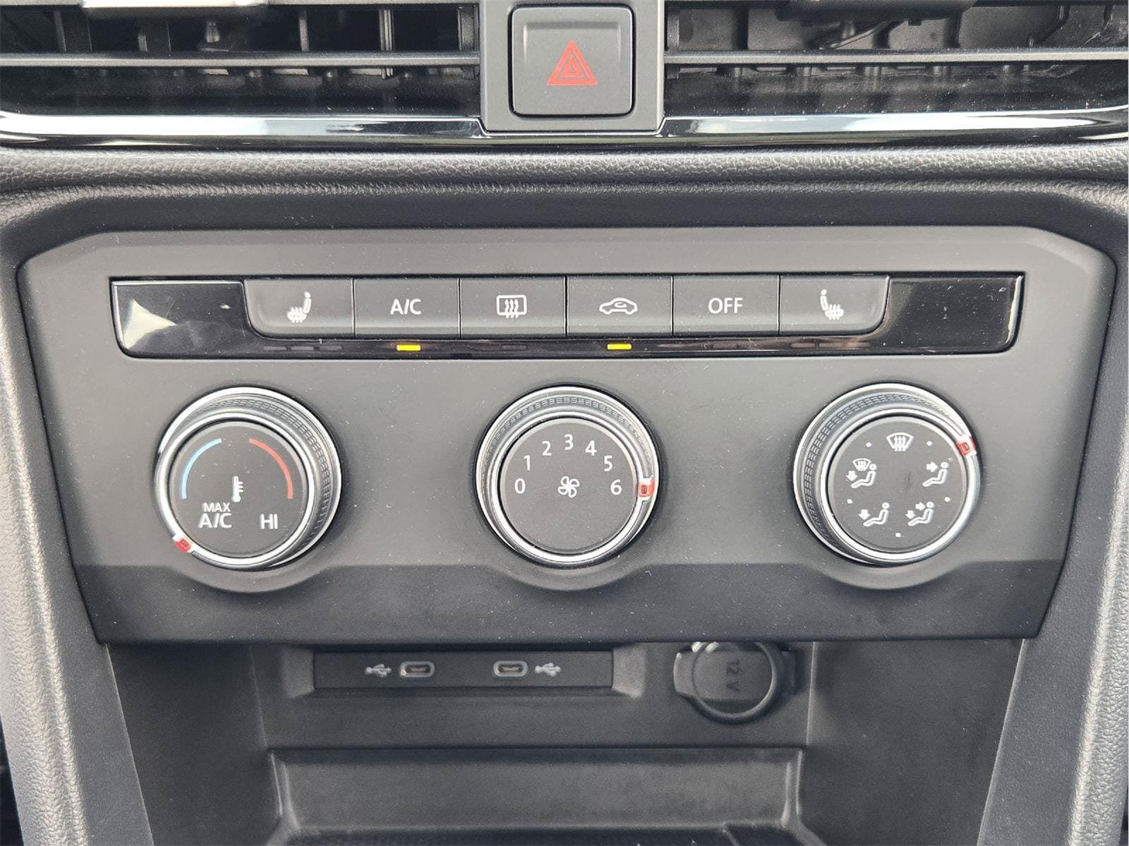 Used 2022 Volkswagen Taos SE FWD image 17