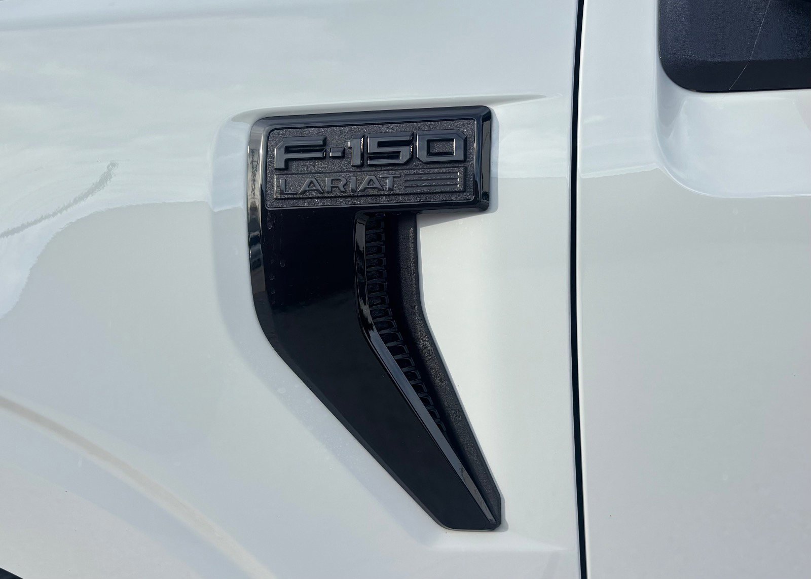 Certified 2023 Ford F150 Lariat w/ Equipment Group 502A High image 28