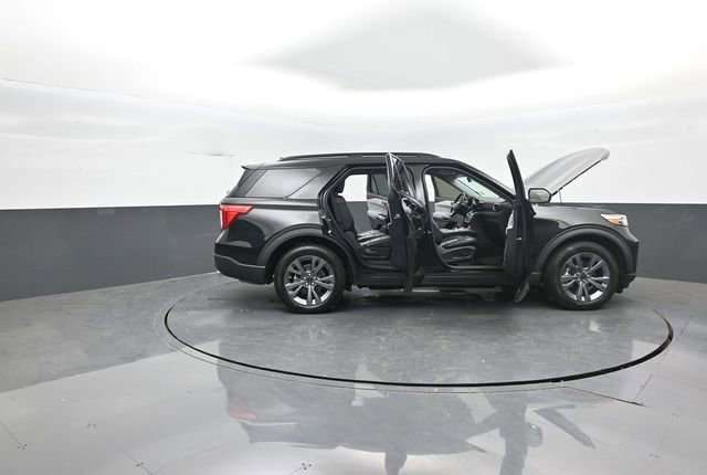 Certified 2022 Ford Explorer XLT w/ Equipment Group 202A AWD/4WD image 42