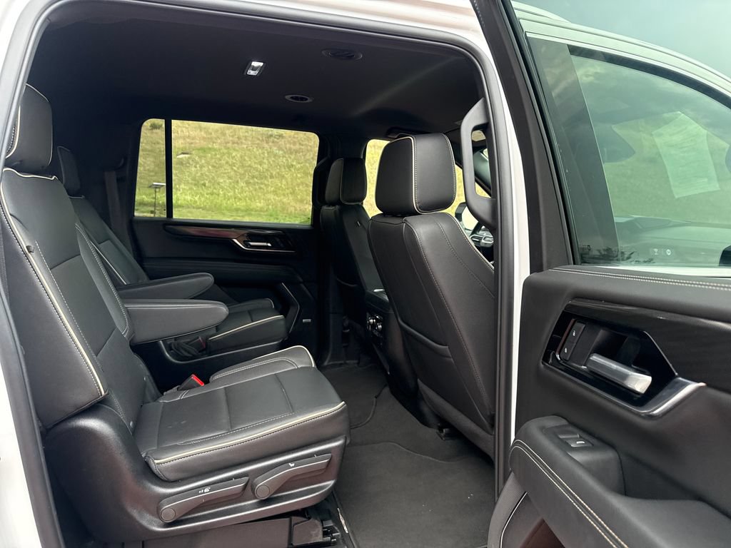 Used 2025 GMC Yukon XL Elevation AWD/4WD image 27