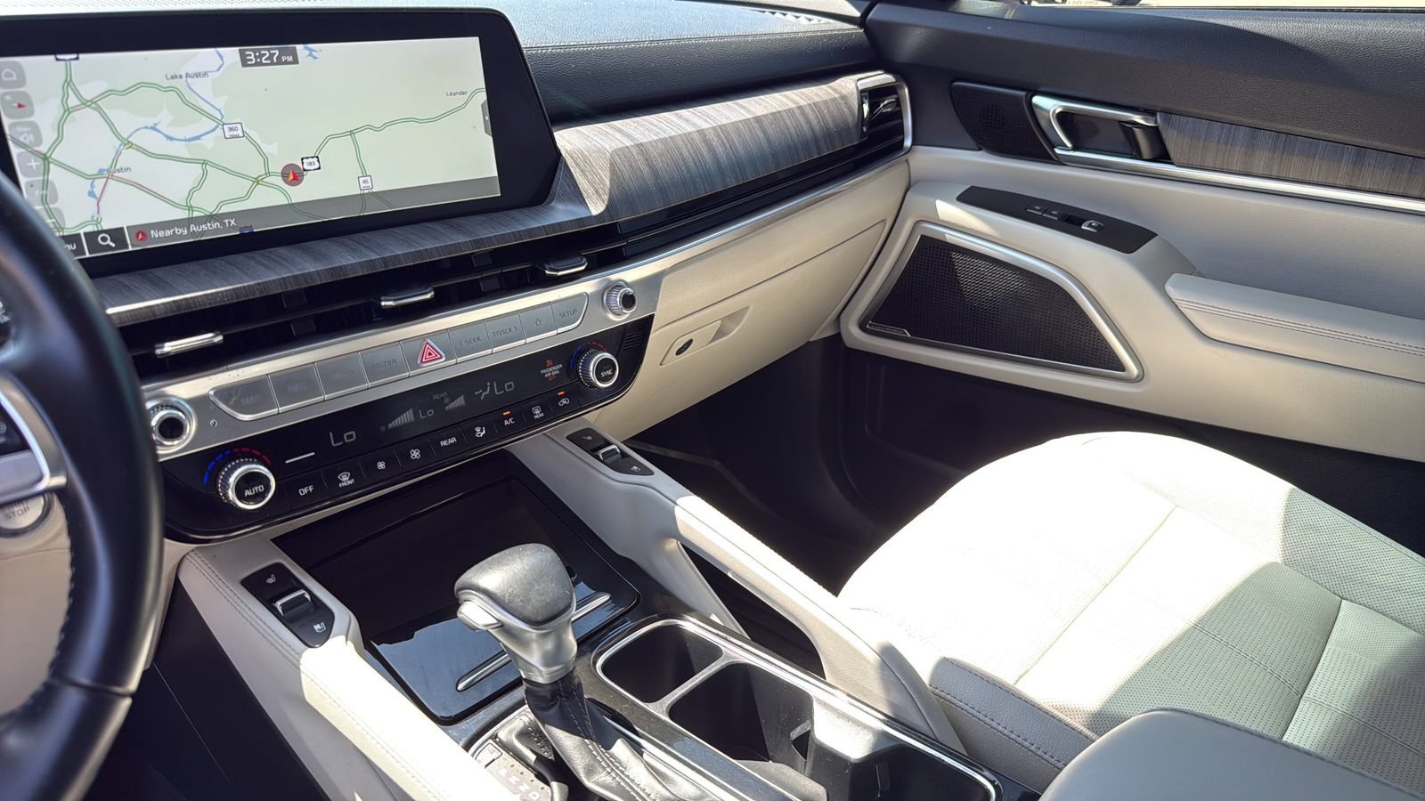 Used 2024 Kia Telluride EX w/ EX Captain's Chair Package FWD image 19