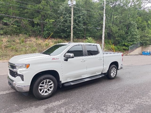 Used 2022 Chevrolet Silverado 1500 LT AWD/4WD image 7