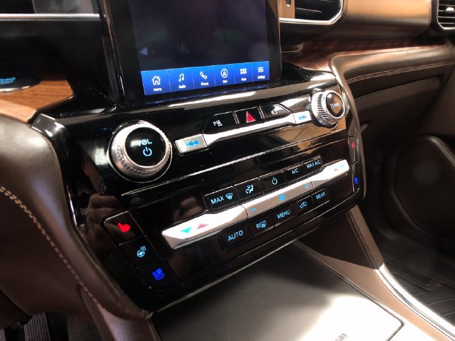 Certified 2022 Ford Explorer King Ranch w/ Premium Technology Package AWD/4WD image 18