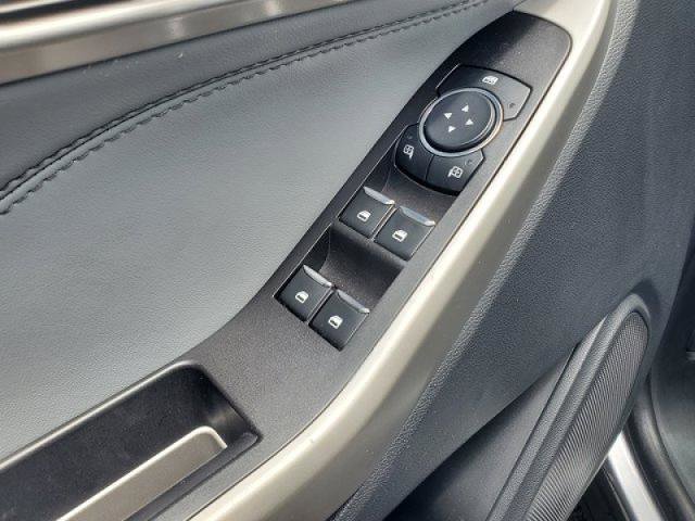 Certified 2023 Ford Explorer XLT w/ Equipment Group 202A RWD image 14
