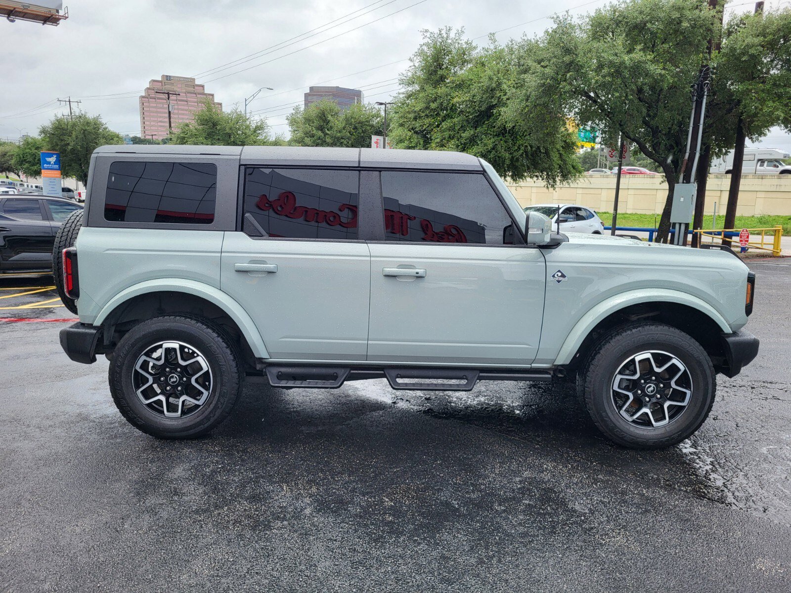 Certified 2024 Ford Bronco Outer Banks AWD/4WD image 2