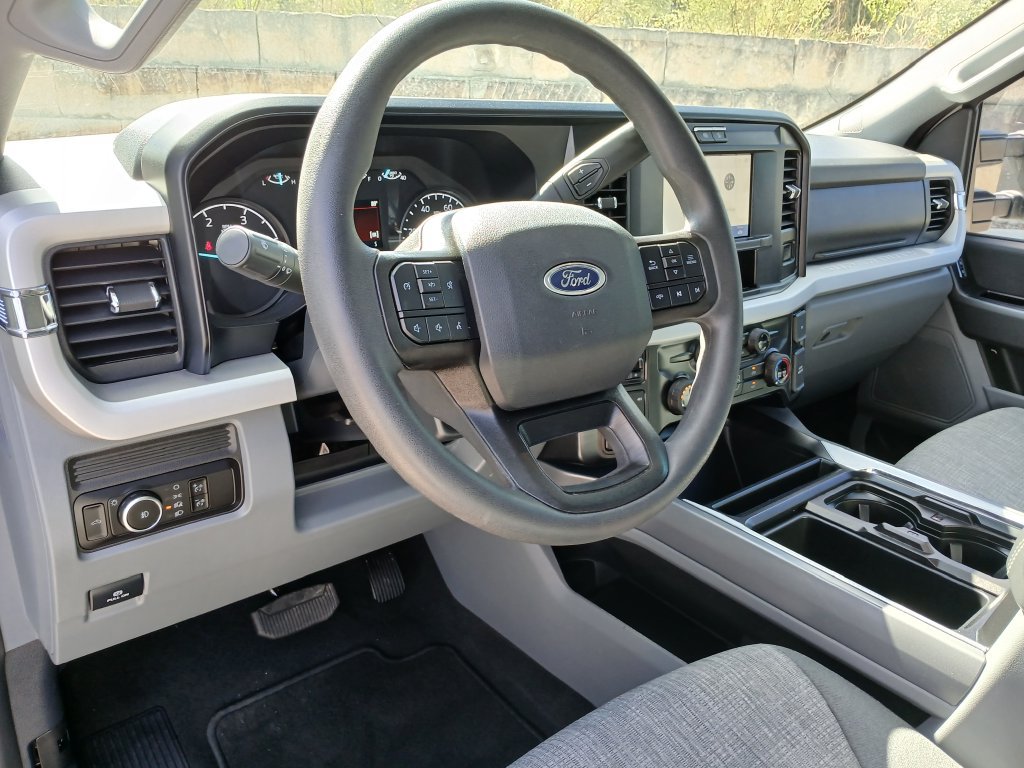 Certified 2025 Ford F250 XLT w/ FX4 Off-Road Package AWD/4WD image 11