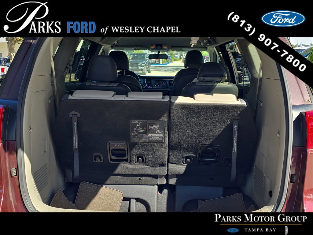 Used 2017 Kia Sedona LX w/ LX Essentials Premium Package image 9
