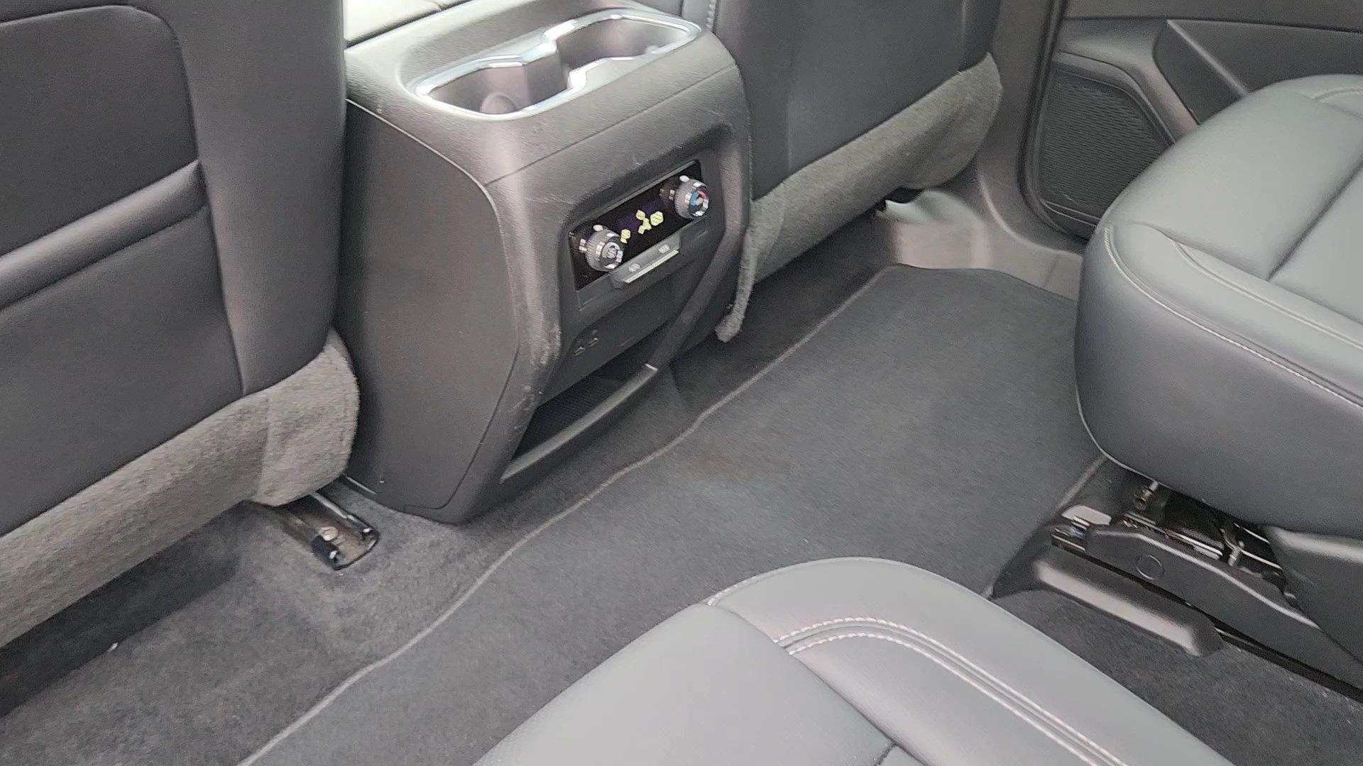 Used 2026 Chevrolet Traverse LT AWD/4WD image 18
