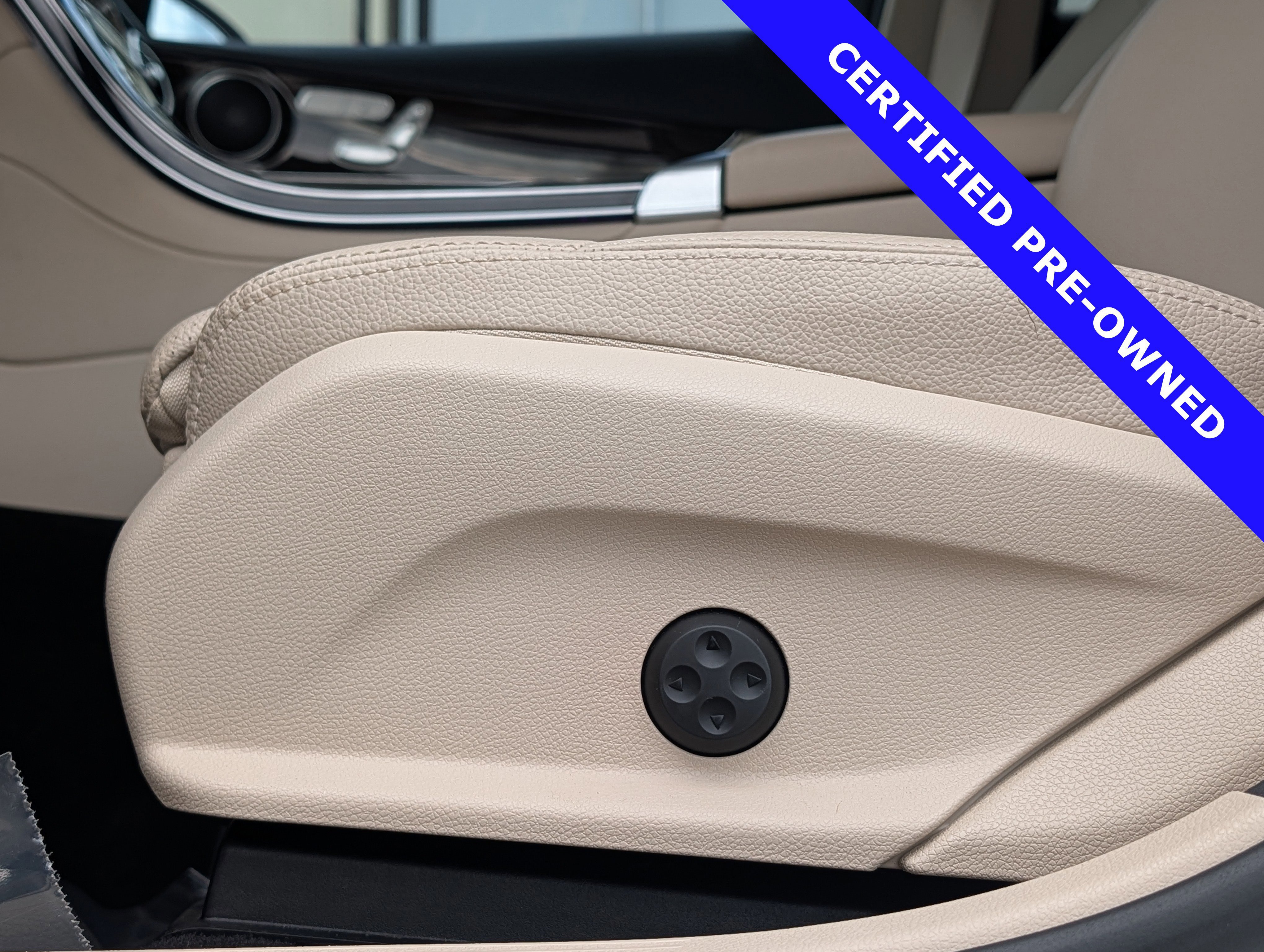 Used 2022 Mercedes-Benz GLC 300 image 23