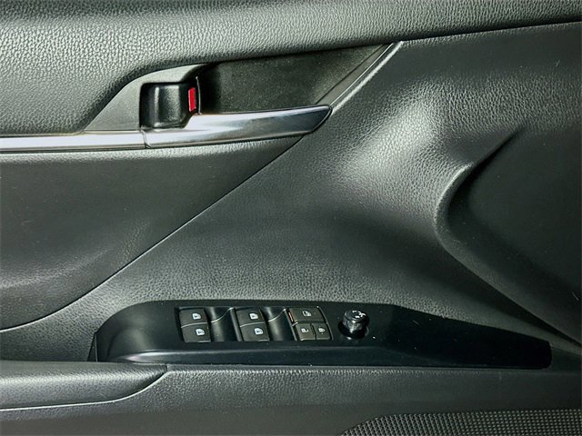 Used 2019 Toyota Camry SE image 15