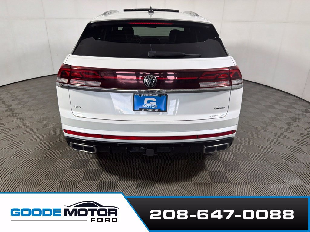 Used 2024 Volkswagen Atlas Cross Sport SEL R-Line AWD/4WD image 6