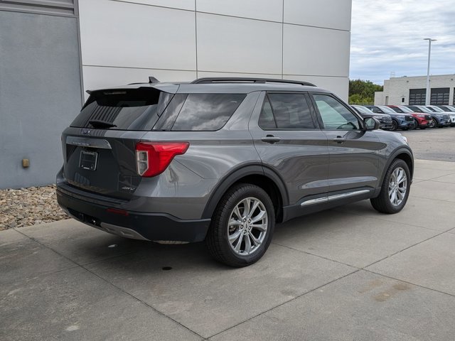 Certified 2023 Ford Explorer XLT w/ Equipment Group 202A AWD/4WD image 4