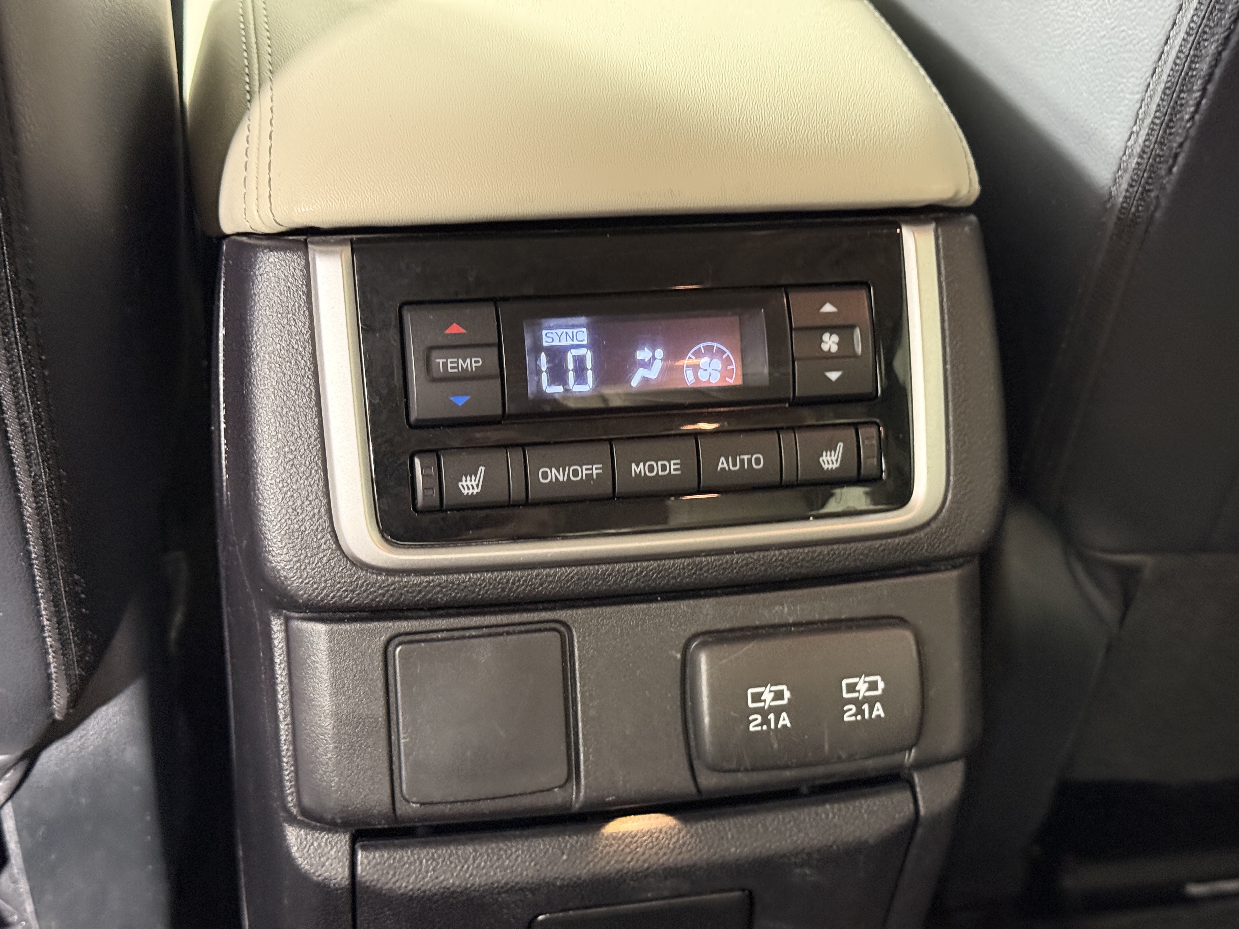 Used 2022 Subaru Ascent Limited w/ Technology Package AWD/4WD image 13