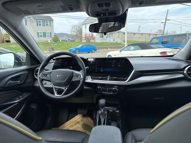 Used 2025 Chevrolet Trax ACTIV w/ Sunroof Package image 36