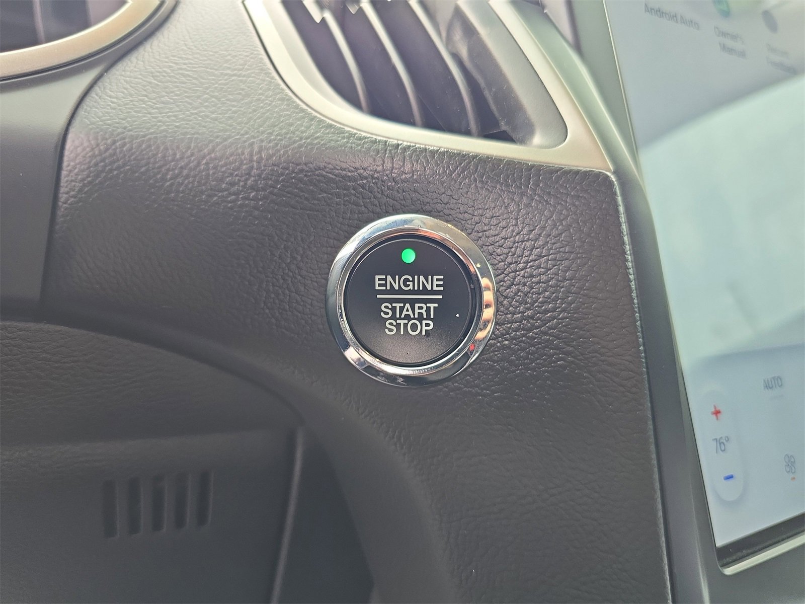 Certified 2021 Ford Edge SE image 23