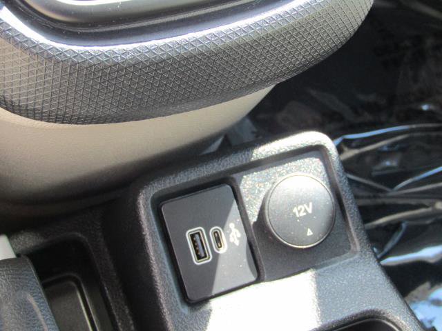 Certified 2022 Ford Transit Connect XLT image 26