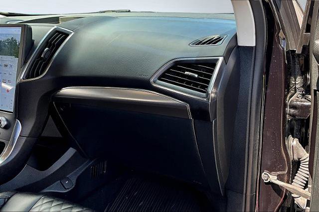 Certified 2024 Ford Edge Titanium w/ Class II Trailer Tow Package image 22