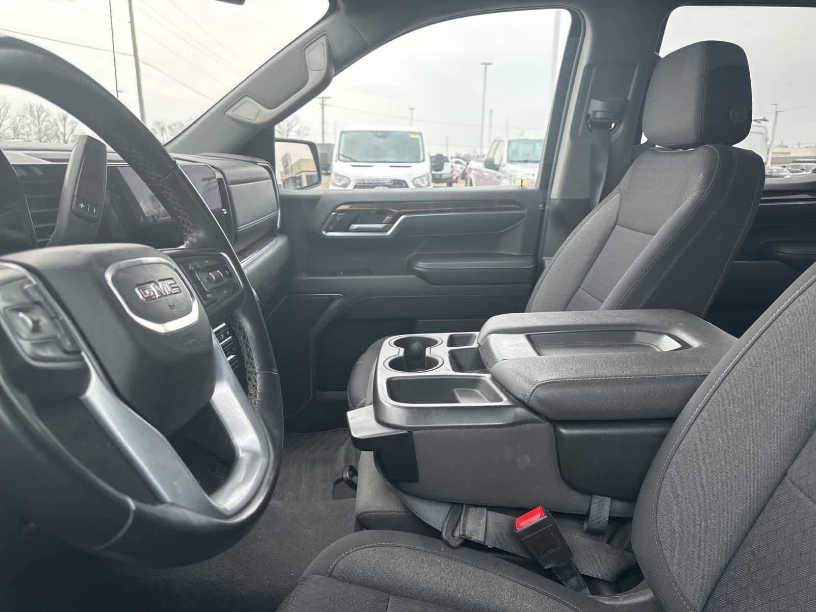Used 2023 GMC Sierra 1500 SLE w/ Enhanced Capability Package AWD/4WD image 29