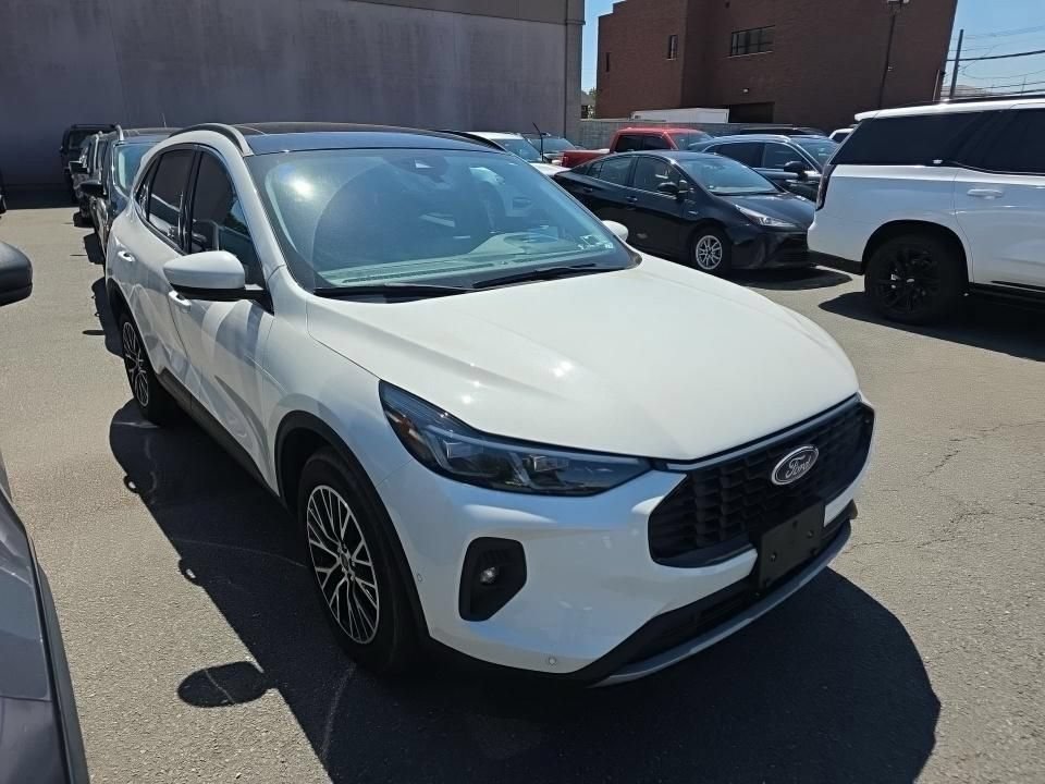 Certified 2023 Ford Escape SE w/ PHEV Premium Package FWD image 2